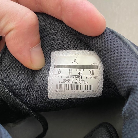 Mens Nike basketball shoes - Picture 4 of 6